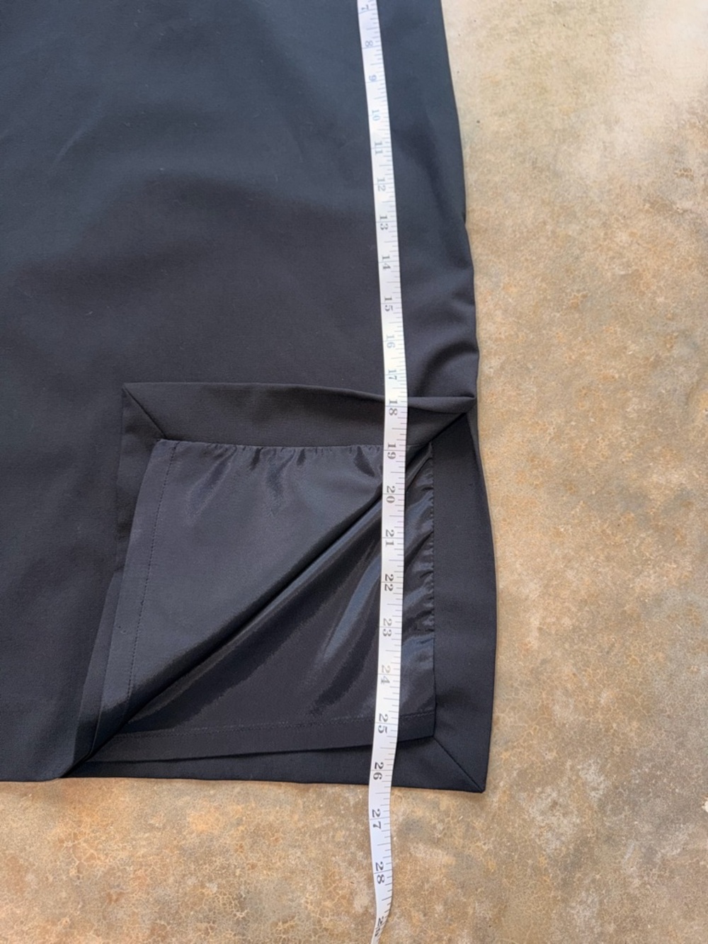 Banana Republic Black Pencil Skirt - Size 6 - Picture 7 of 11